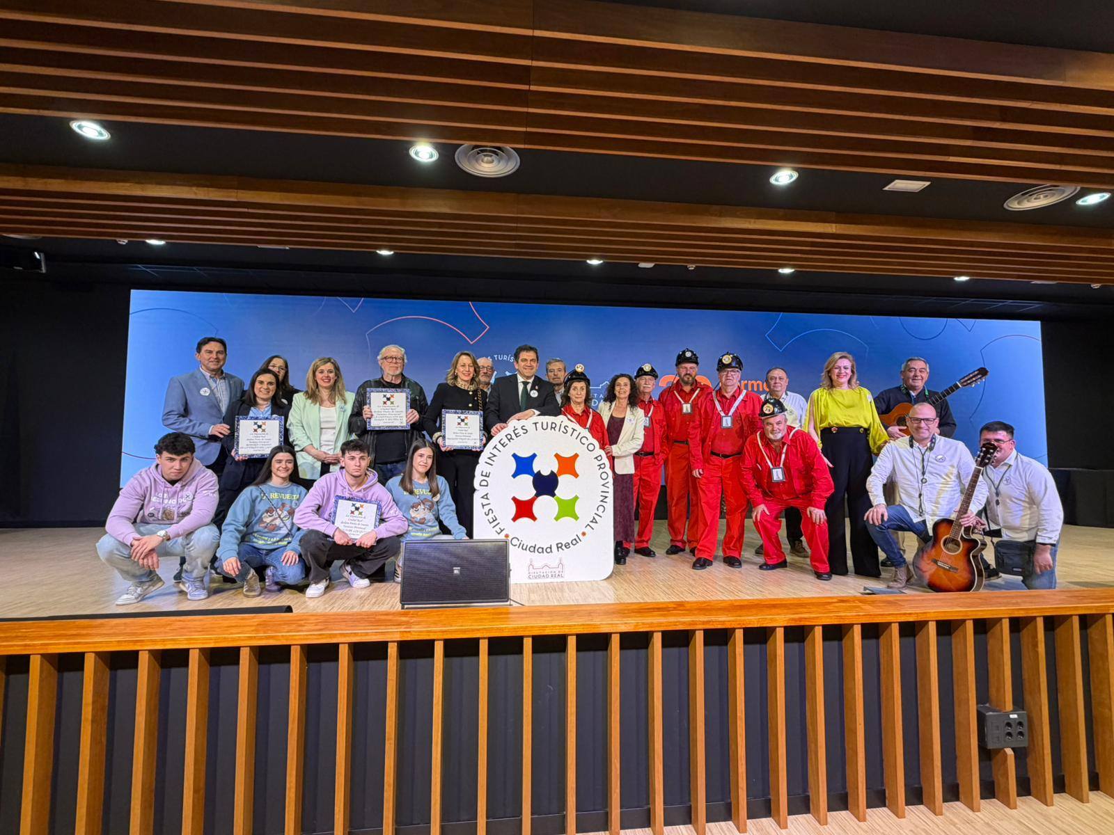 Entrega de la placa de la Pingándome del Arco de los Quintos como fiesta  de interés Turístico Provincial en IFEDI